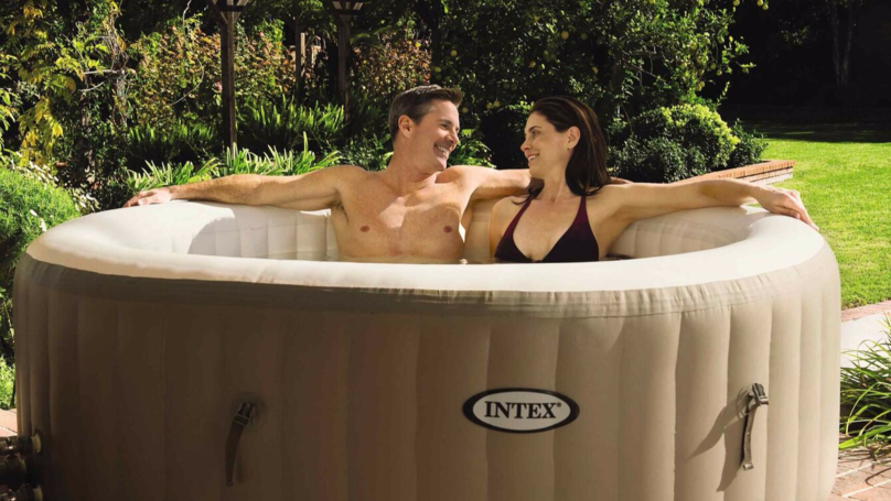 aldi-jacuzzi-femfem