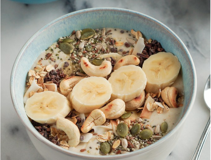 Smoothie-Bowl-Ontbijt-FEMFEM