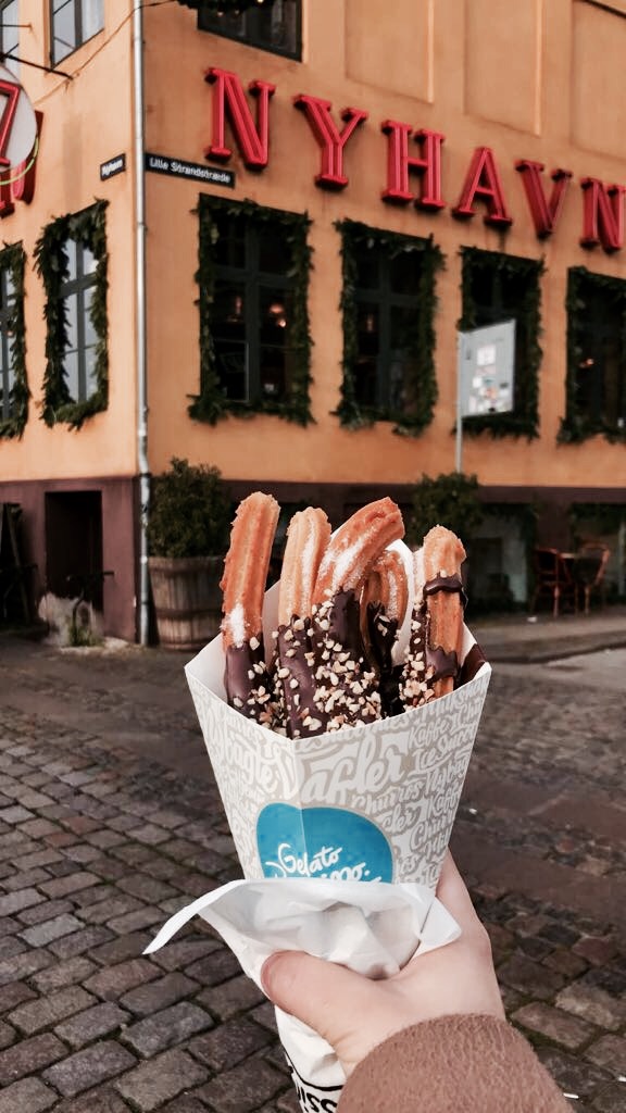 Kopenhagen-nyhavn-churros-femfem