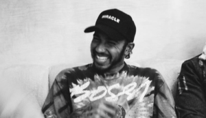 bron: @lewishamilton