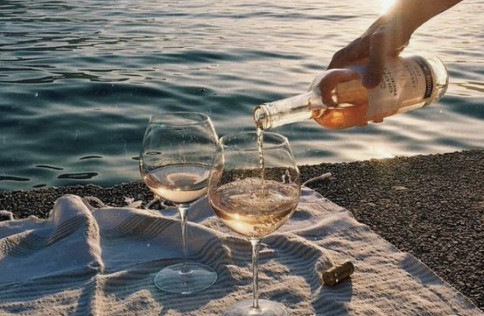 jalapeño peper in een glas rosé