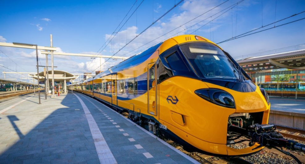 Man bakt kaassoufflé in trein airfyer