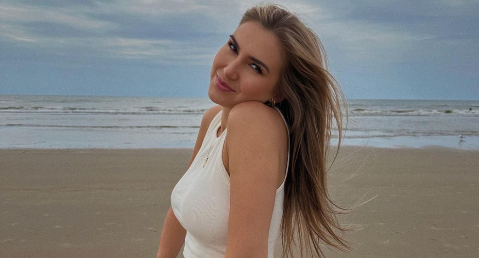 Esmee Cox, pesterijen 