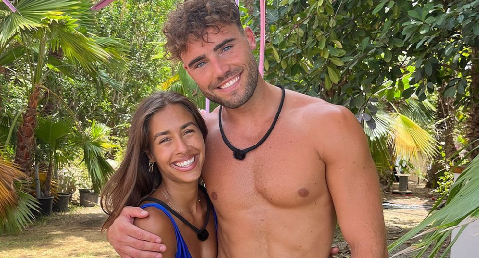 Contact na Love Island Job en Naomi