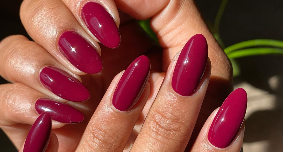 mocha red nageltrend
